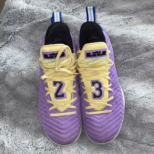 2019
LeBron 16 'Lakers Heritage' USED